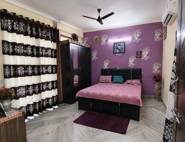 50 Gaj Flat, 20 Mtr from Nawada Metro